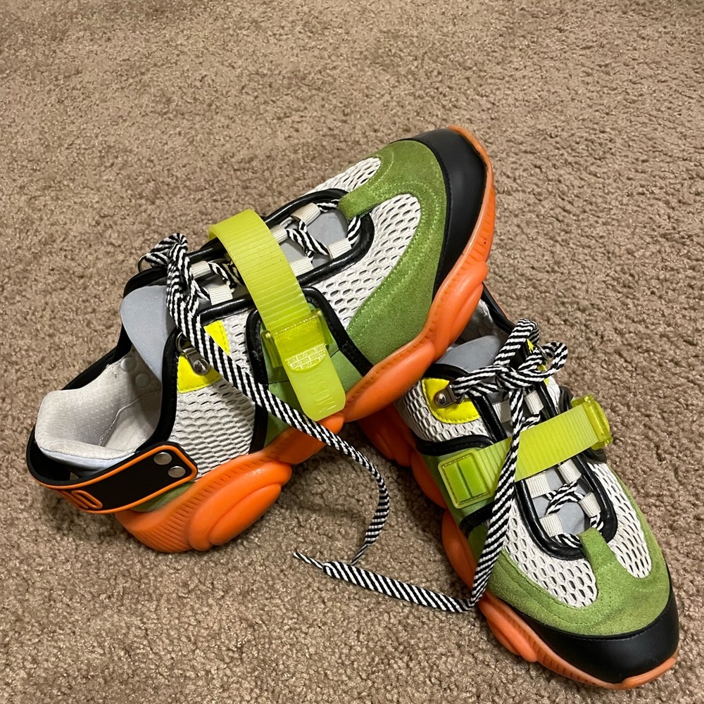 MOSCHINO TEDDY ROLLER SNEAKER SIZE 40(7.5/8)